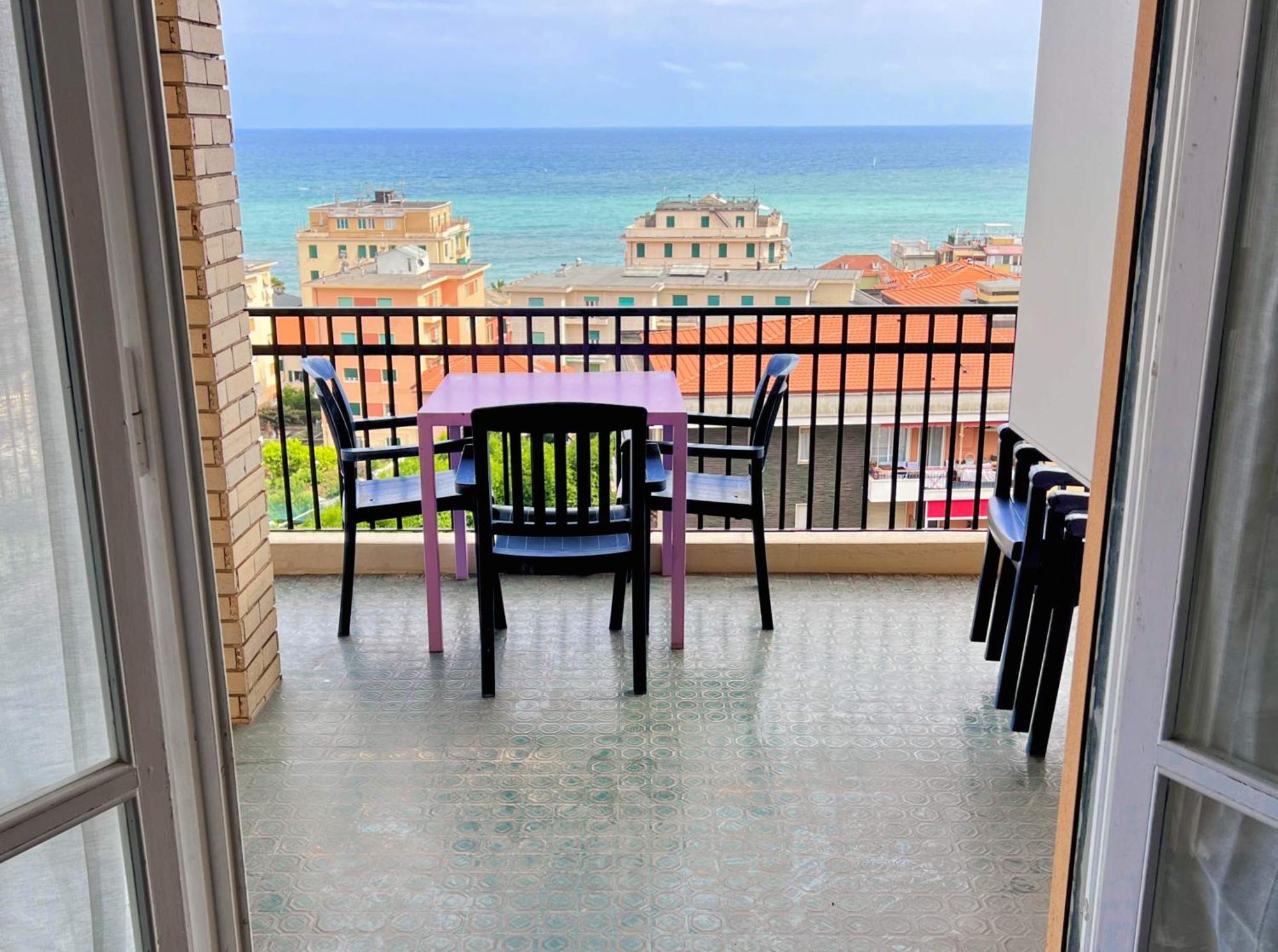 Ampio Appartamento Con Vista Varazze Luaran gambar